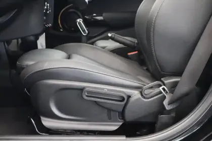 Photo 20 Mini Mini Hatch 5 Portes Cooper 136 ch DKG7