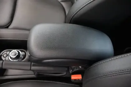 Photo 24 Mini Mini Hatch 5 Portes Cooper 136 ch DKG7