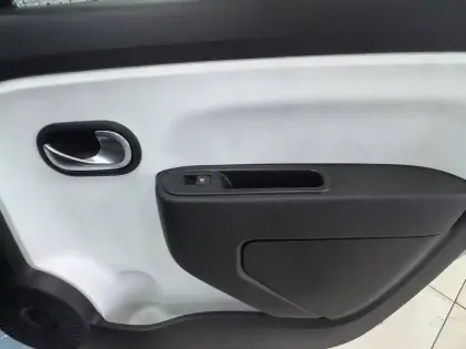 Photo 61 Renault Twingo  III SCe 65