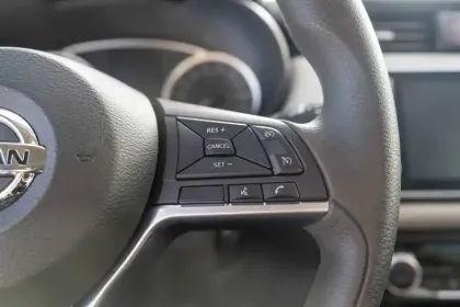 Photo 36 Nissan Micra  IG-T 92