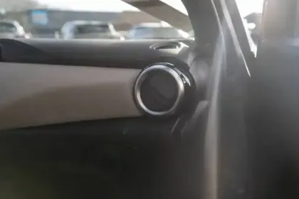 Photo 29 Nissan Micra  IG-T 92