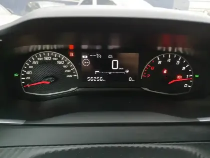 Photo 11 Peugeot 208  BlueHDi 100 S&S BVM6