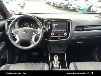 Photo 7 Mitsubishi Outlander  2.4l PHEV Twin Motor 4WD