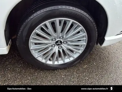 Photo 13 Mitsubishi Outlander  2.4l PHEV Twin Motor 4WD