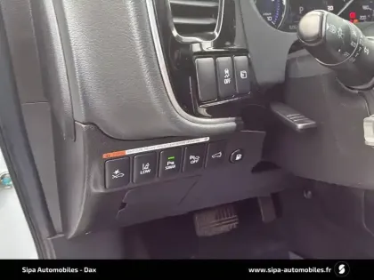 Photo 19 Mitsubishi Outlander  2.4l PHEV Twin Motor 4WD