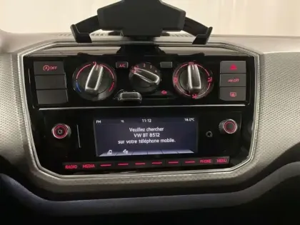 Photo 8 Volkswagen Up ! 2.0 1.0 65 BlueMotion Technology BVM5 Active