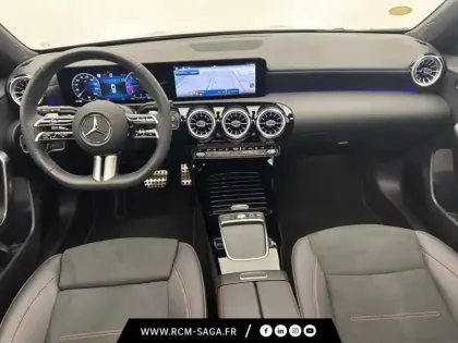 Photo 11 Mercedes Classe A 200 d AMG Line