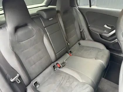 Photo 11 Mercedes Classe A 200 d AMG Line