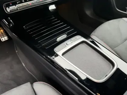 Photo 25 Mercedes Classe A 200 d AMG Line