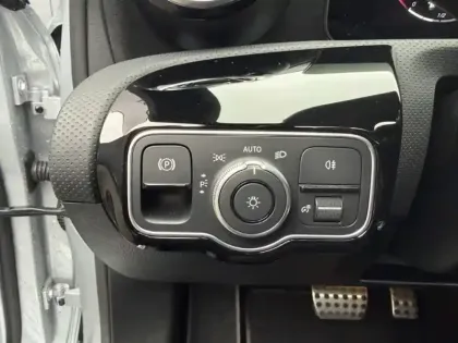 Photo 21 Mercedes Classe A 200 d AMG Line