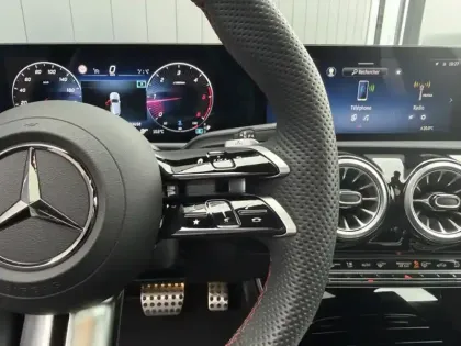 Photo 24 Mercedes Classe A 200 d AMG Line