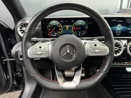 Photo 21 Mercedes Classe A 200 d AMG Line