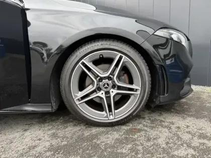 Photo 5 Mercedes Classe A 200 d AMG Line