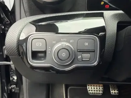 Photo 20 Mercedes Classe A 200 d AMG Line