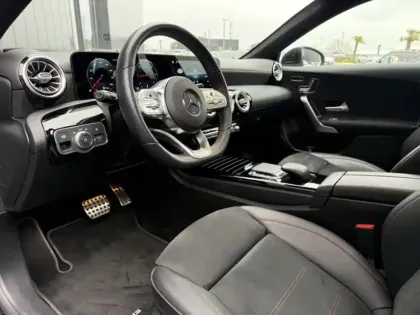 Photo 15 Mercedes Classe A 200 d AMG Line