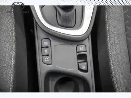 Photo 15 Toyota Yaris Hybride 116h 2WD Design MY22