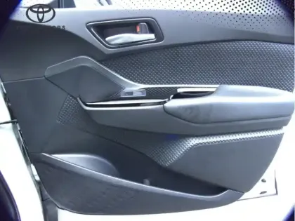 Photo 9 Toyota C-HR 2.0 Hybride 184 GR Sport