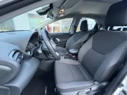 Photo 11 Toyota Yaris Hybride 116h Dynamic