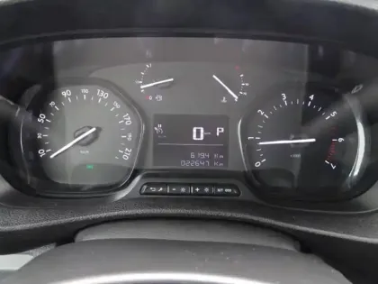 Photo 9 Peugeot Expert  Fg M 2.0 BlueHDi 180ch S&S Pack Asphalt EAT8