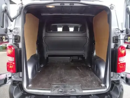 Photo 8 Peugeot Expert  Fg M 2.0 BlueHDi 180ch S&S Pack Asphalt EAT8