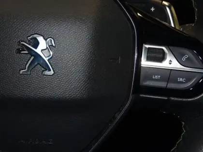 Photo 14 Peugeot 2008  1.2 PureTech 130ch S&S GT EAT8