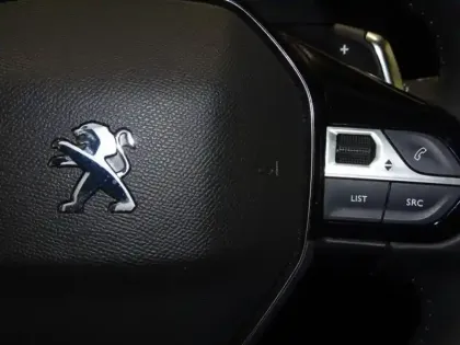 Photo 12 Peugeot 208  1.2 PureTech 100ch S&S Roadtrip EAT8