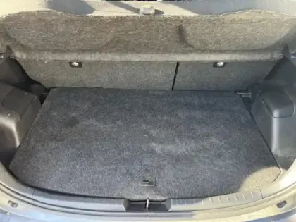 Photo 11 Toyota Yaris  70 VVT-i France Business 5p RC19