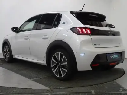 Photo 6 Peugeot 208  e- 136ch GT