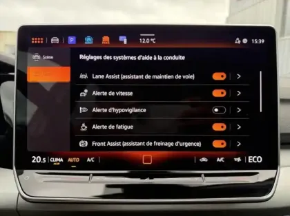 Photo 11 Volkswagen Golf  1.5 eHybrid 204ch VW Edition DSG6