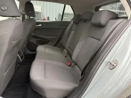 Photo 5 Volkswagen Golf  1.5 eHybrid 204ch VW Edition DSG6