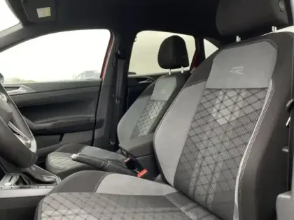 Photo 13 Volkswagen Taigo  1.0 TSI 116ch R-Line Edition DSG7