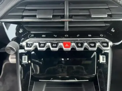 Photo 13 Peugeot 2008 Gén. II Ph1 NG GT 5