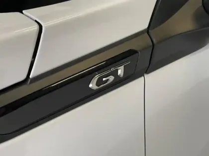 Photo 5 Peugeot 2008 Gén. II Ph1 NG GT 5