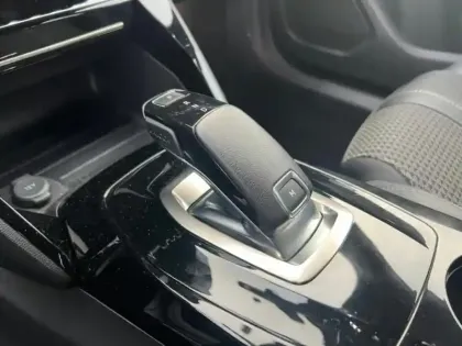 Photo 14 Peugeot 2008 Gén. II Ph1 NG GT 5