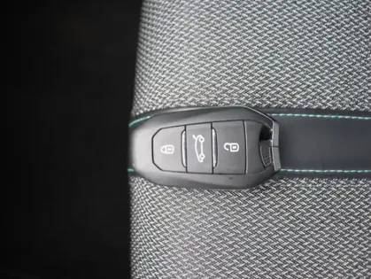 Photo 13 Peugeot 308  SW 1.2 PureTech 130ch S&S Allure Pack