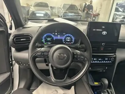 Photo 14 Toyota Yaris  130h Collection 5p MY25