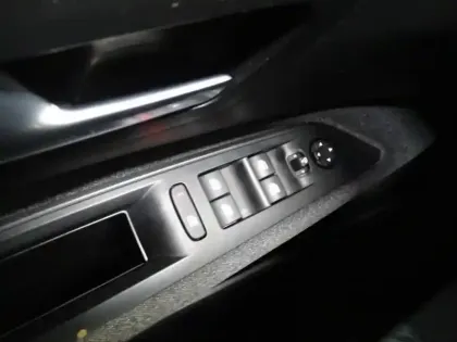 Photo 13 Peugeot 5008  1.2 PureTech 130ch S&S Active Pack EAT8