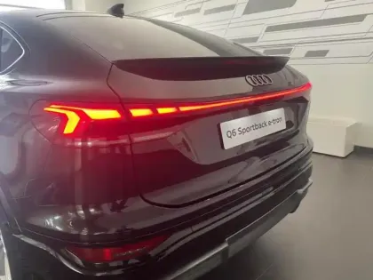 Photo 7 Audi Q6  Sportback e-tron e-tron 251ch S line