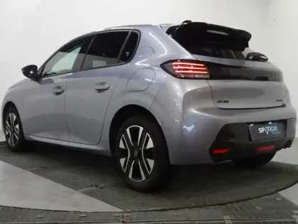 Photo 6 Peugeot 208  1.2 Hybrid 100ch Allure e-DCS6