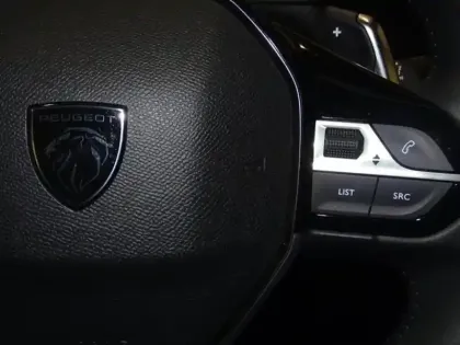 Photo 14 Peugeot 208  1.2 Hybrid 100ch Allure e-DCS6