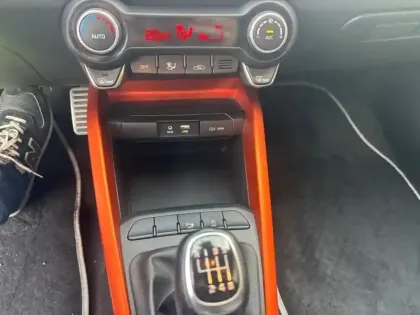 Photo 13 Kia Stonic  1.0 T-GDi 120ch ISG Design Euro6d-T