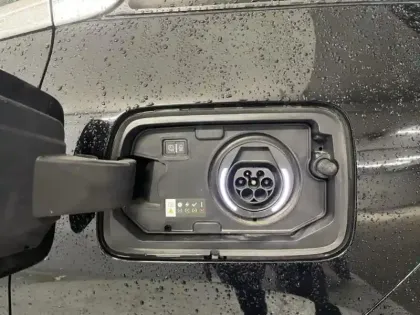 Photo 13 Citroën C5 aircross  Hybrid 225ch Shine e-EAT8