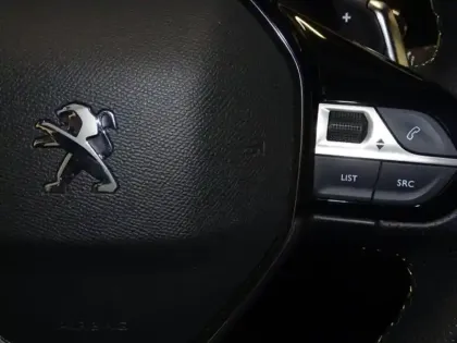 Photo 14 Peugeot 2008  1.2 PureTech 130ch S&S GT EAT8