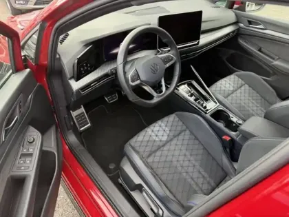 Photo 8 Volkswagen Golf  1.5 eTSI EVO2 150ch R-Line Edition DSG7