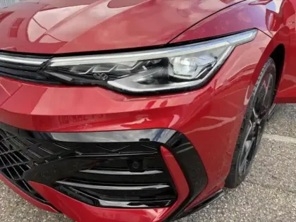 Photo 13 Volkswagen Golf  1.5 eTSI EVO2 150ch R-Line Edition DSG7