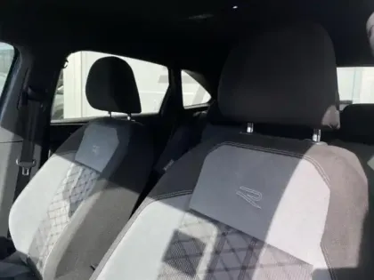 Photo 15 Volkswagen Taigo Gén. I Ph1 Evo R-Line Edition 5