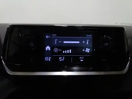 Photo 13 Peugeot 208  1.2 PureTech 75ch S&S Like