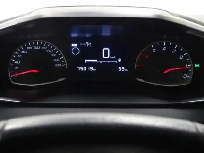 Photo 14 Peugeot 2008  1.2 PureTech 100ch S&S Active