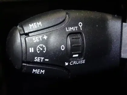 Photo 13 Peugeot 2008  1.2 PureTech 100ch S&S Active