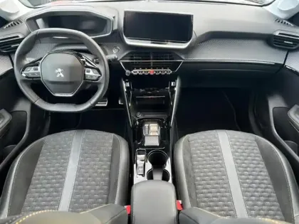 Photo 6 Peugeot 208  e- 136ch Roadtrip